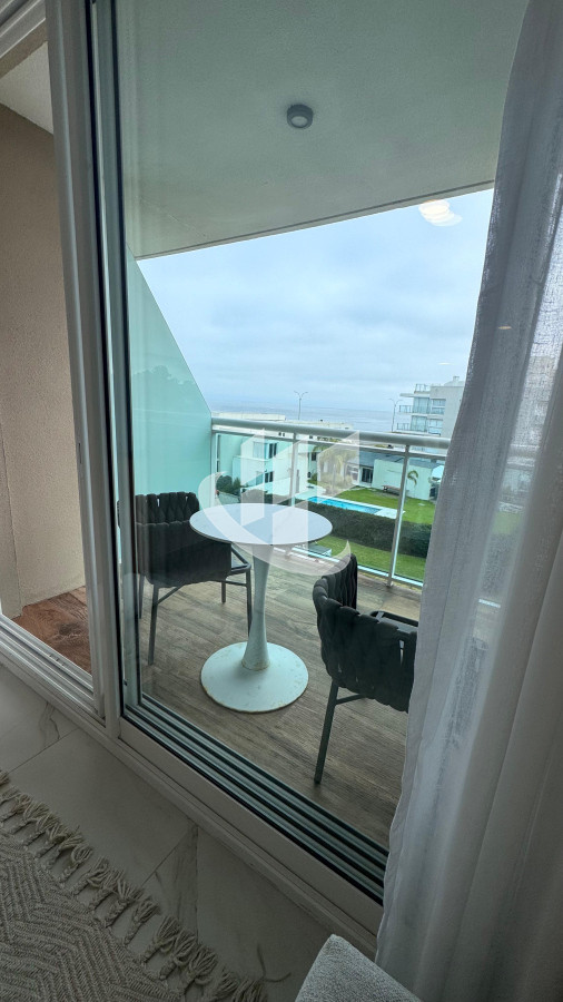 Apartamento ID.2031 - Alquiler Temporal, 2 dormitorios, parrillero propio, 1era linea, Mansa, Punta del Este