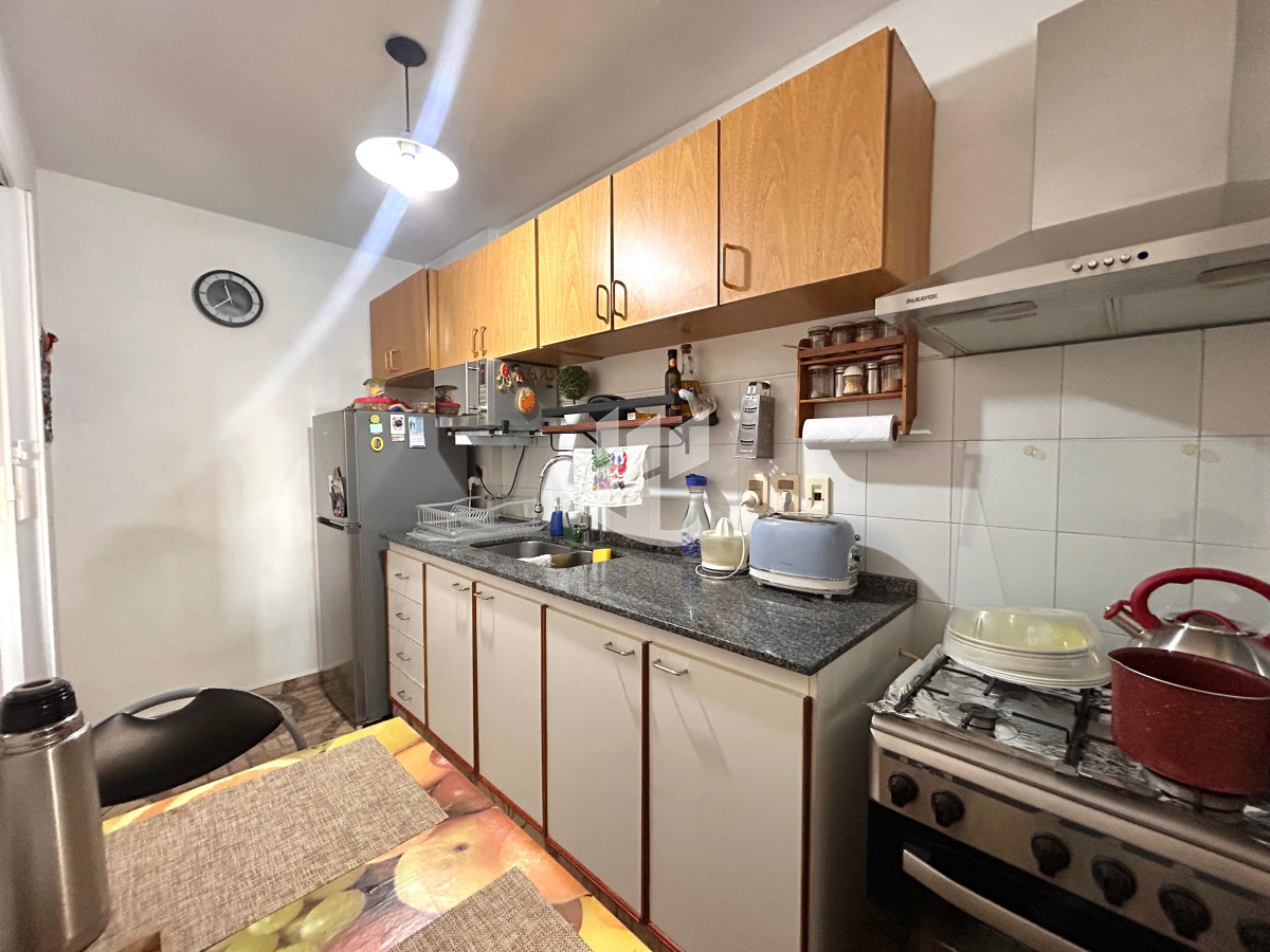 Apartamento ID.2010 - Venta Apartamento 2 Dormitorios, Tres Cruces, Cordón