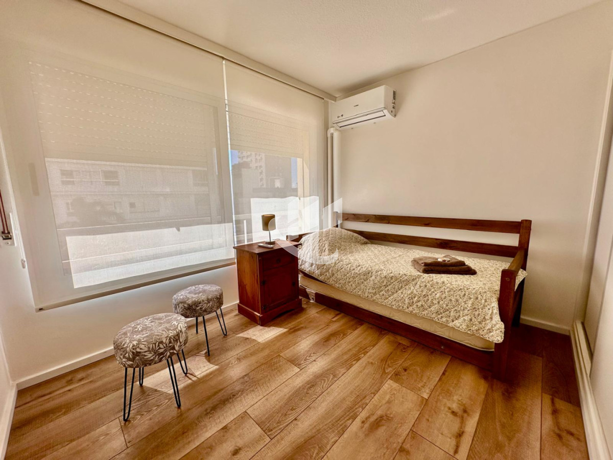 Apartamento ID.2250 - Alquiler Anual, 3 dormitorios, con garage, Peninsula, Punta del Este