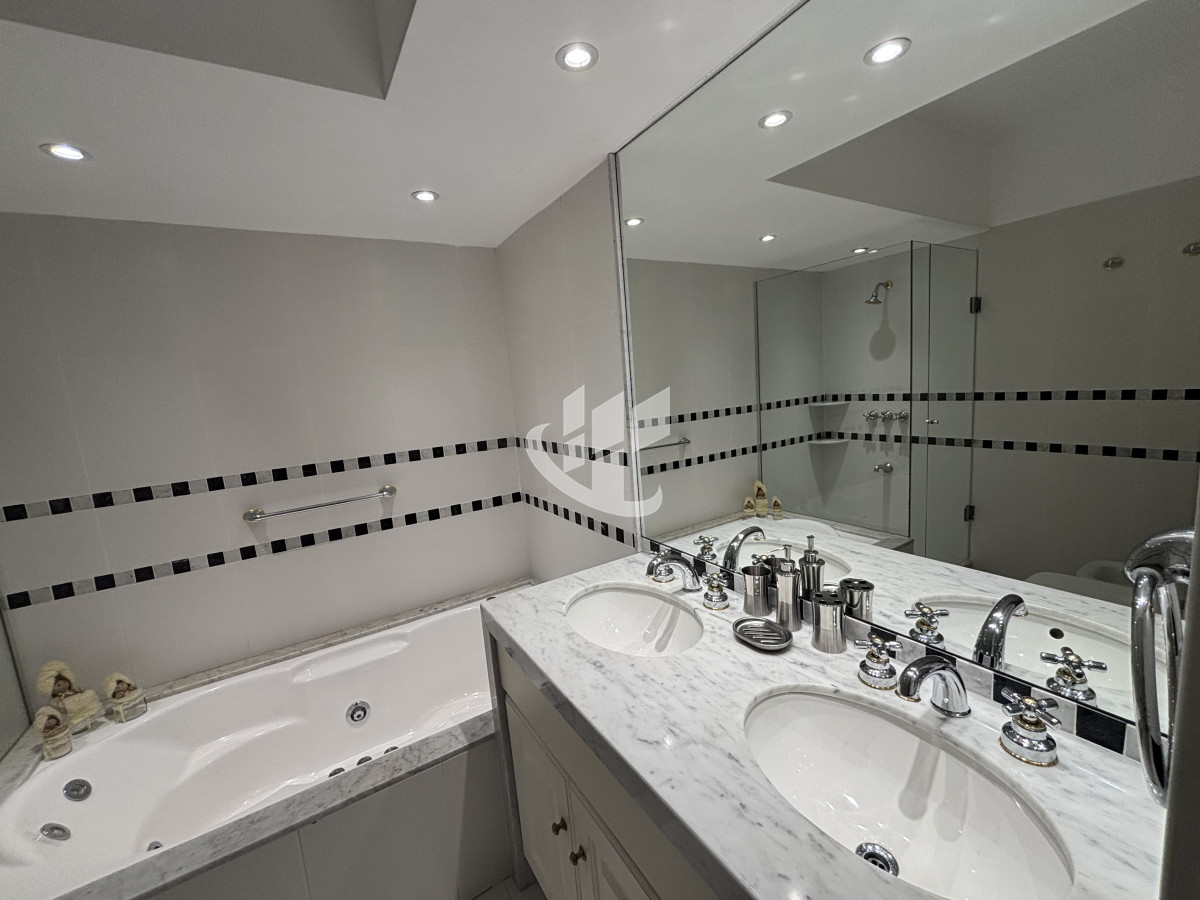 Apartamento ID.2280 - PUNTA DEL ESTE - PLAYA BRAVA - APARTAMENTO 4 DORMITORIOS - VENTA 