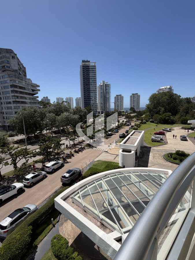 Apartamento ID.2482 - Alquiler  anual  invernal  4 dormitorios  amenitis exclusivos 