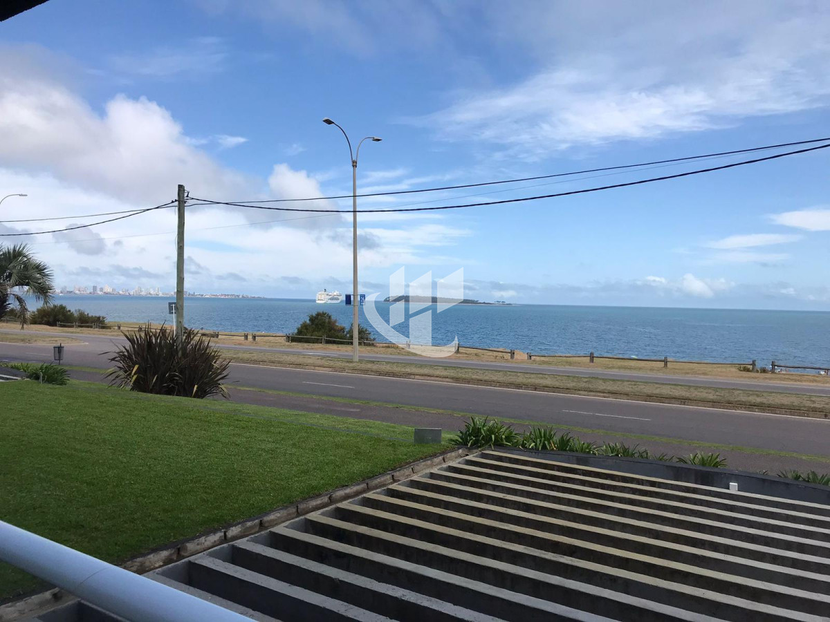 Apartamento ID.1980 - Alquiler anual, 1 dormitorio, primera linea Mansa, Punta del Este