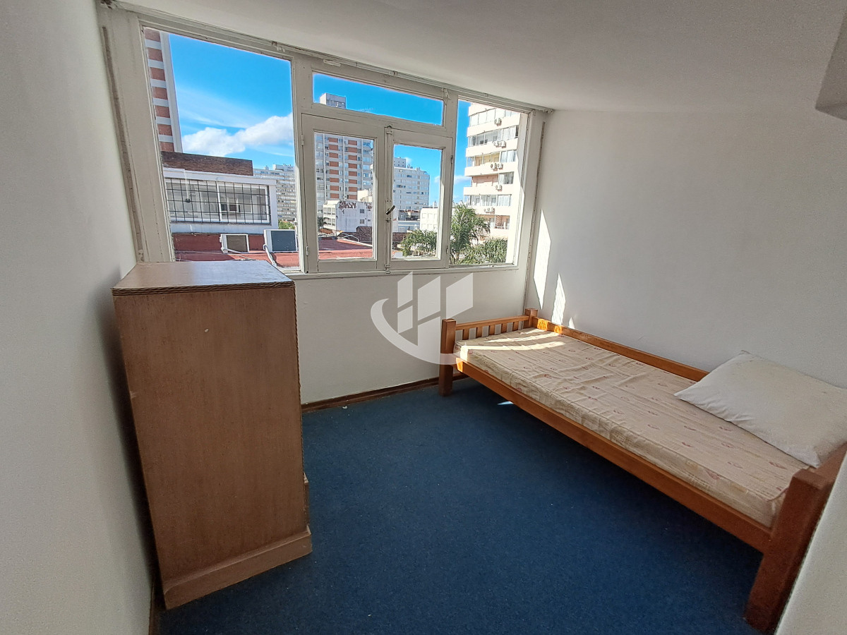 Apartamento ID.1787 - PUNTA DEL ESTE PENINSULA DUPLEX DE 4 DORMITORIOS Y AZOTEA EN VENTA