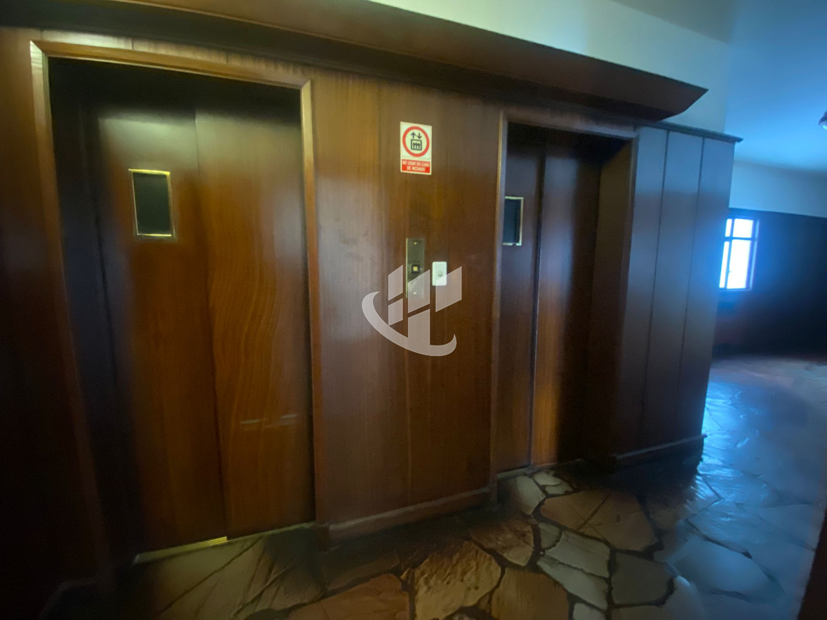 Apartamento ID.1860 - APARTAMENTO DE CATEGORIA 3 DORMITORIOS 2 BAÑOS  Y SERVICIO GARAJE SOBRE 18 DE JULIO