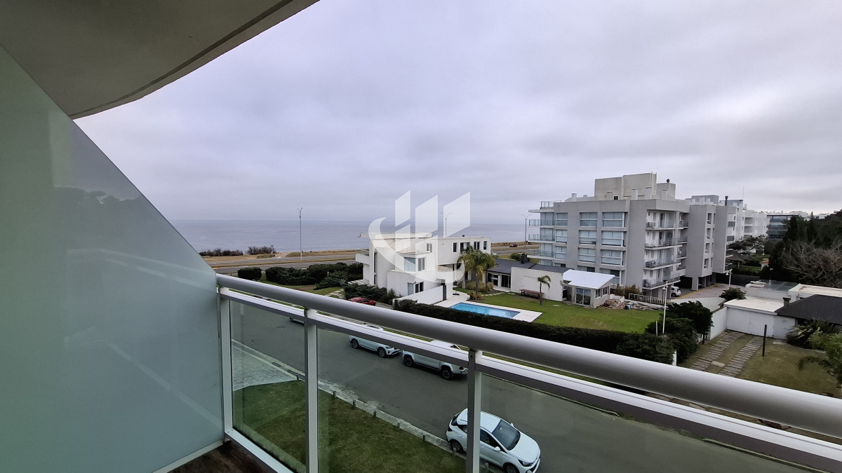 Apartamento ID.2031 - Alquiler Temporal, 2 dormitorios, parrillero propio, 1era linea, Mansa, Punta del Este