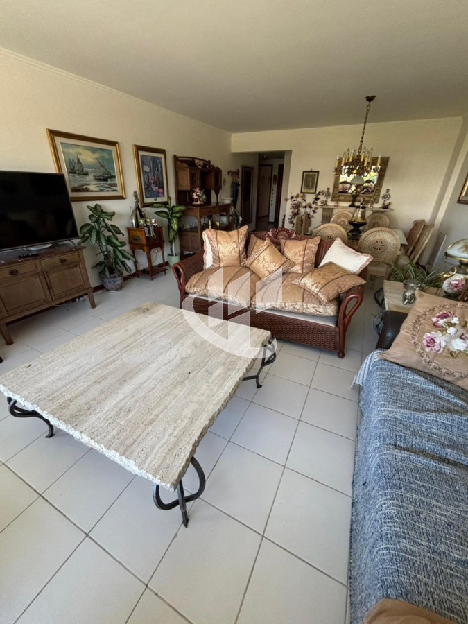 Apartamento ID.2453 - PUNTA DEL ESTE CHIVERTA APTO CON SERVICIOS DE 3 DORMITORIOS EN SUITE, GARAGE , DEP DE SERCVICIO