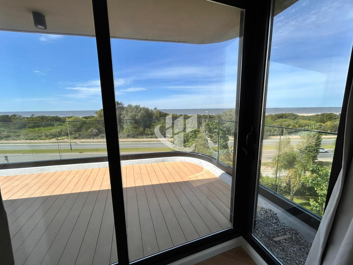 Apartamento ID.2258 - Alquiler 2 Dormitorios Barra de Carrasco, Garaje, Piscina, Frente a la Rambla