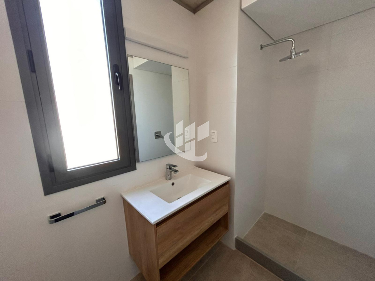 Apartamento ID.2517 - Venta Apartamento 1 Dormitorio con Balcón y Vista a la Rambla, Buceo