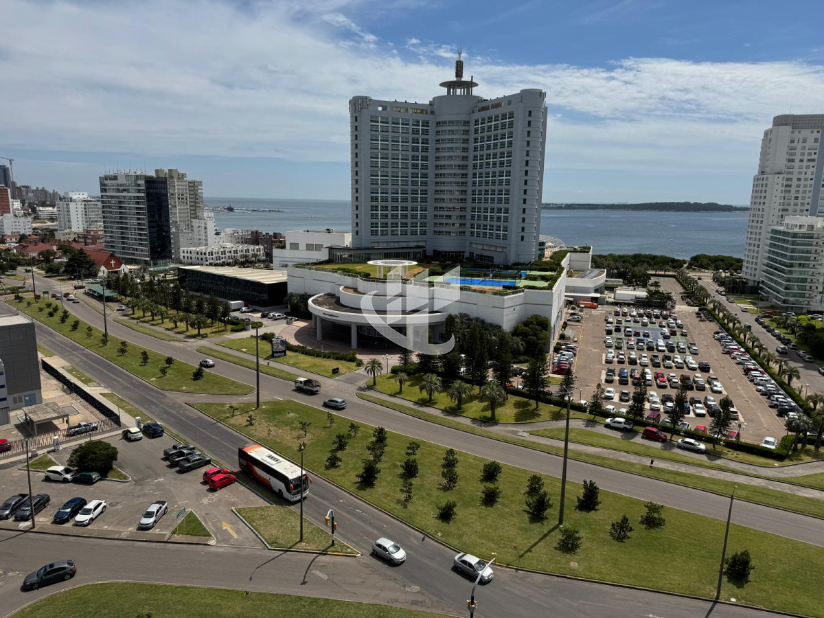 Apartamento ID.1604 - PUNTA DEL ESTE MANSA APARTAMENTO DE 3 DORMITORIOS DEPENDENCIA PARRILLERO AMENITIES
