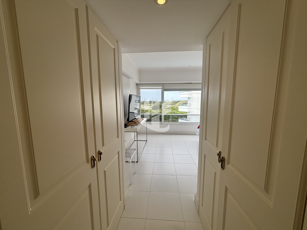 Apartamento ID.2277 - PUNTA DEL ESTE - PLAYA BRAVA - APARTAMENTO DE 4 DORMITORIOS EN SUITE Y DEPENDENCIA - VENTA
