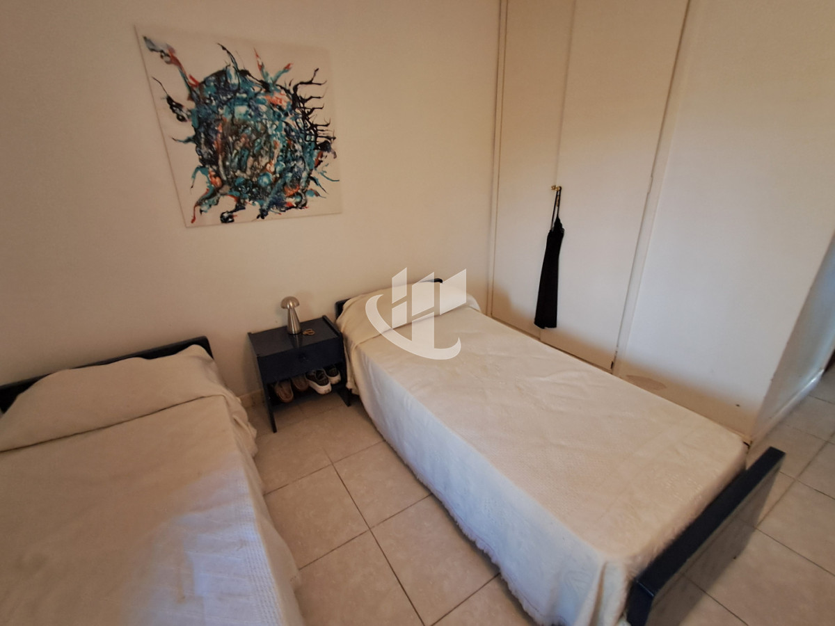 Apartamento ID.2484 - PUNTA DEL ESTE PENINSULA APTO 2 DORM 2 BAÑOS GARAGE A METROS DEL MAR