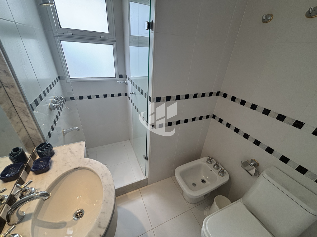 Apartamento ID.2277 - PUNTA DEL ESTE - PLAYA BRAVA - APARTAMENTO DE 4 DORMITORIOS EN SUITE Y DEPENDENCIA - VENTA