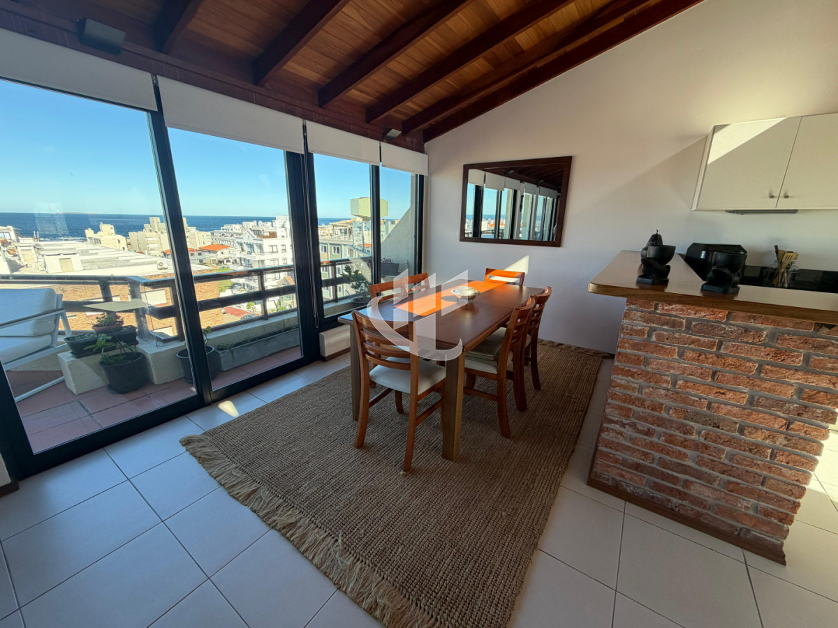 Apartamento ID.1336 - PUNTA DEL ESTE PENINSULA PENT HOUSE 2 DORMITORIOS 3 BAÑOS TERRAZA CON VISTA!!! GARAGE