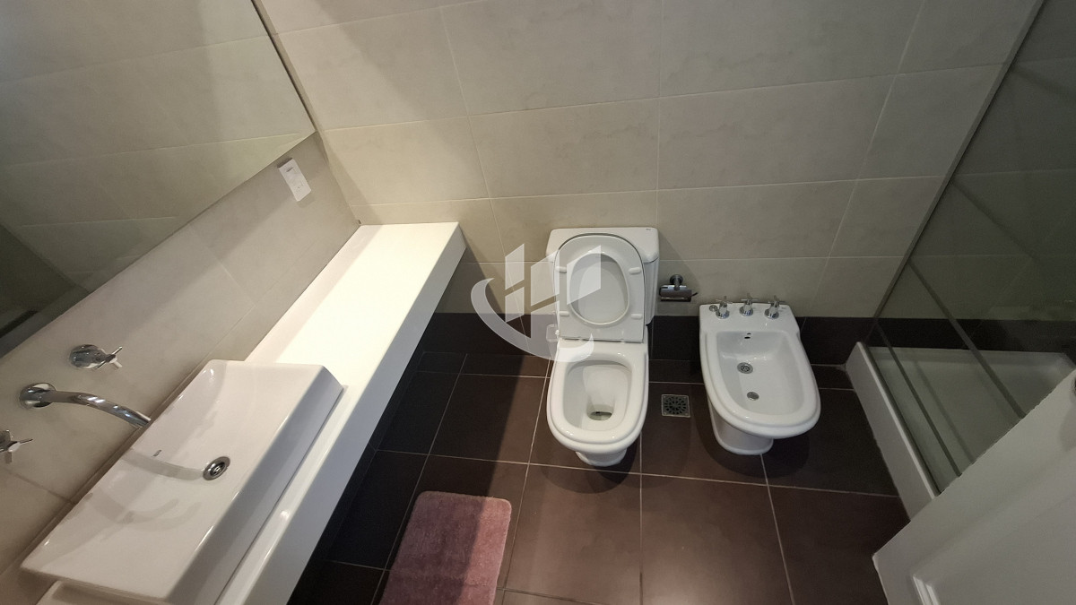 Apartamento ID.2038 - Venta apartamento 3 suites y dep completa, primera línea Brava, Punta del Este