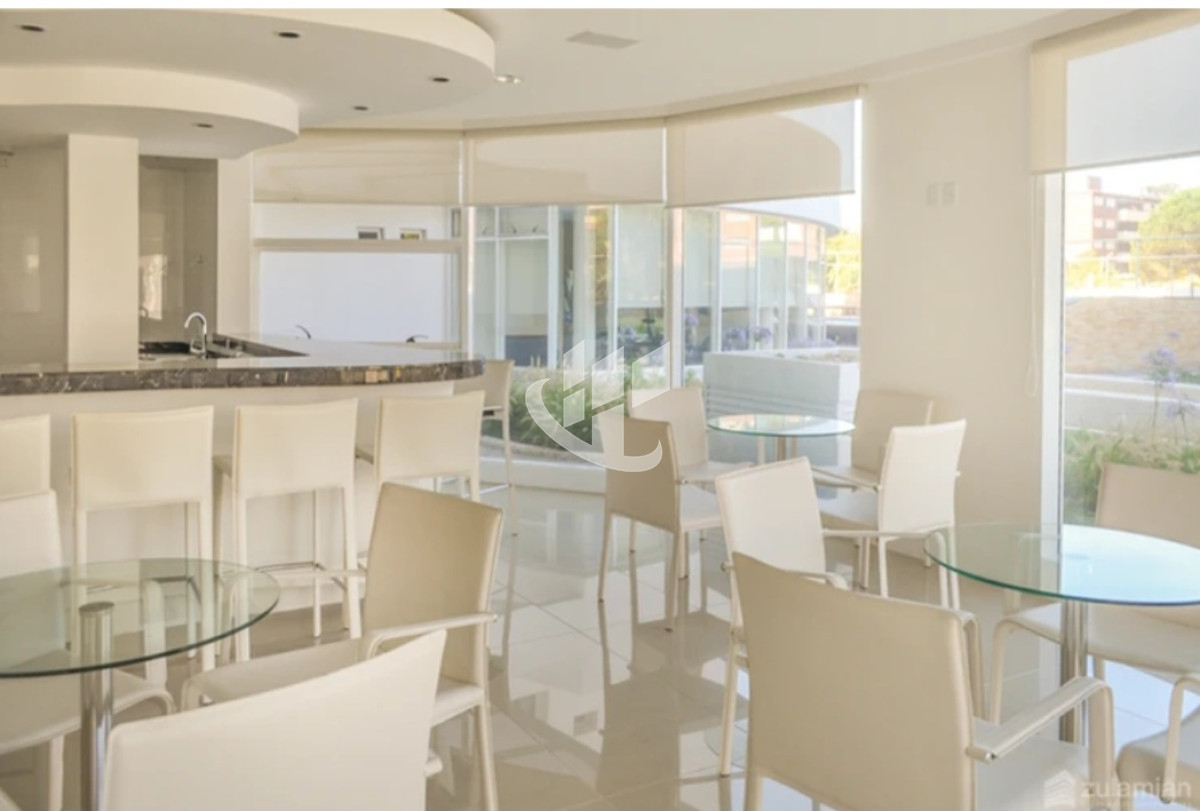 Apartamento ID.1604 - PUNTA DEL ESTE MANSA APARTAMENTO DE 3 DORMITORIOS DEPENDENCIA PARRILLERO AMENITIES