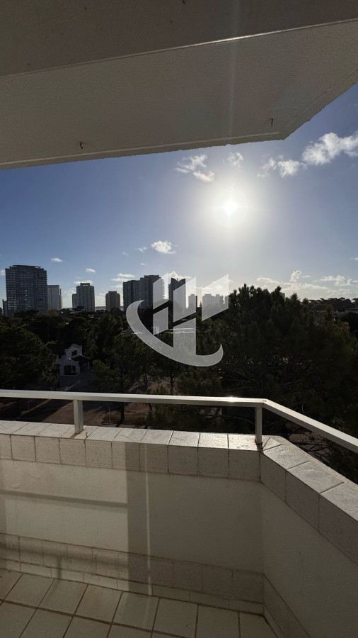 Apartamento ID.1724 - Alquiler  Anual.