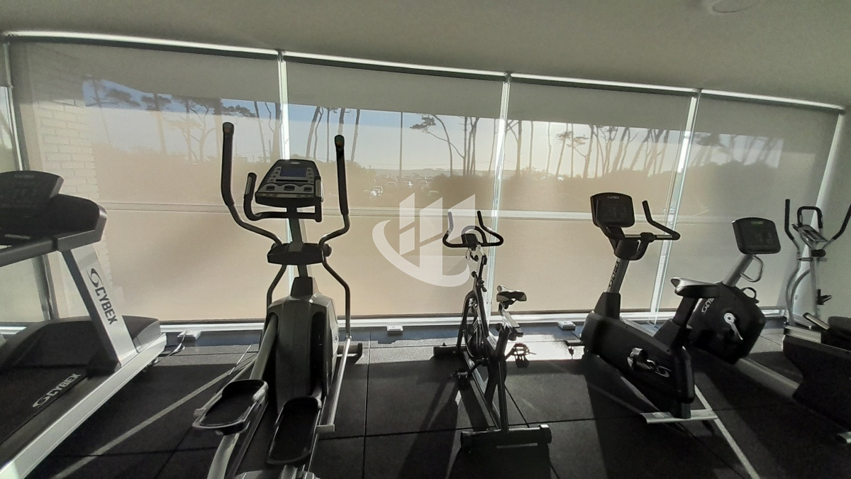 Apartamento ID.1719 - PUNTA DEL ESTE MANSA FRENTE AL MAR! APARTAMENTO DE 2 DORMITORIOS Y DEPENDENCIA EN VENTA! 