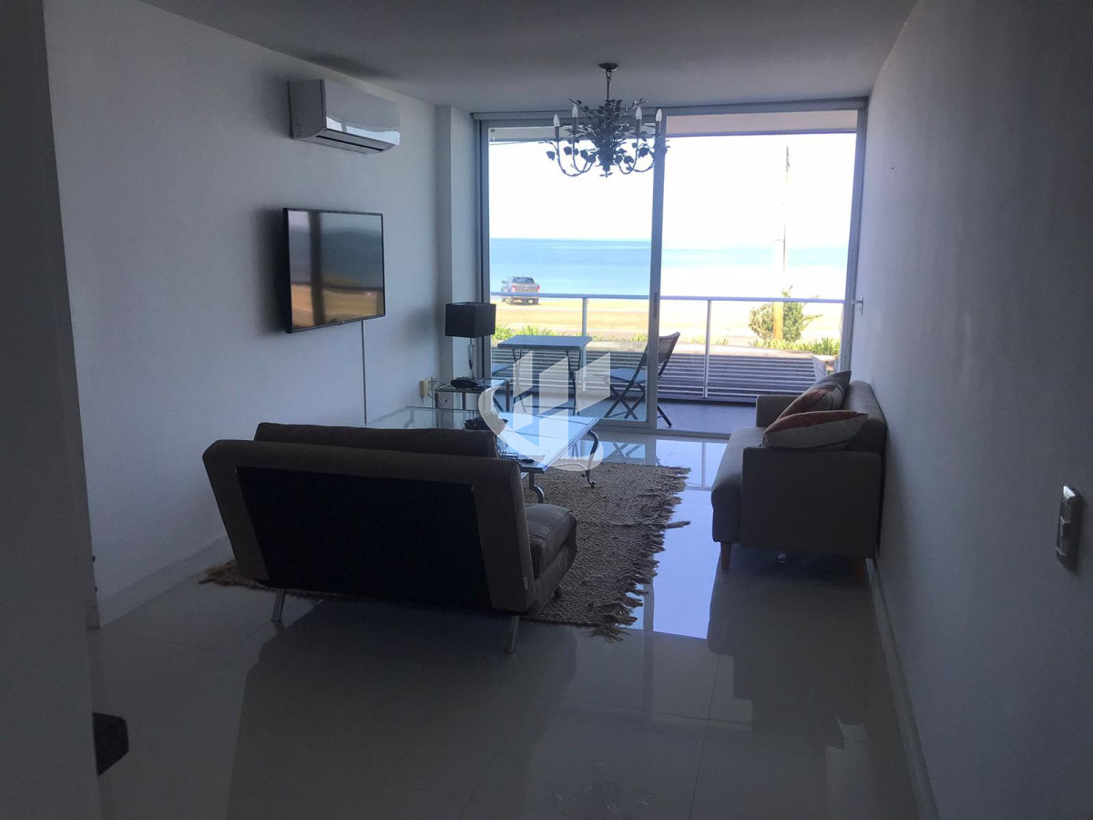 Apartamento ID.1980 - Alquiler anual, 1 dormitorio, primera linea Mansa, Punta del Este