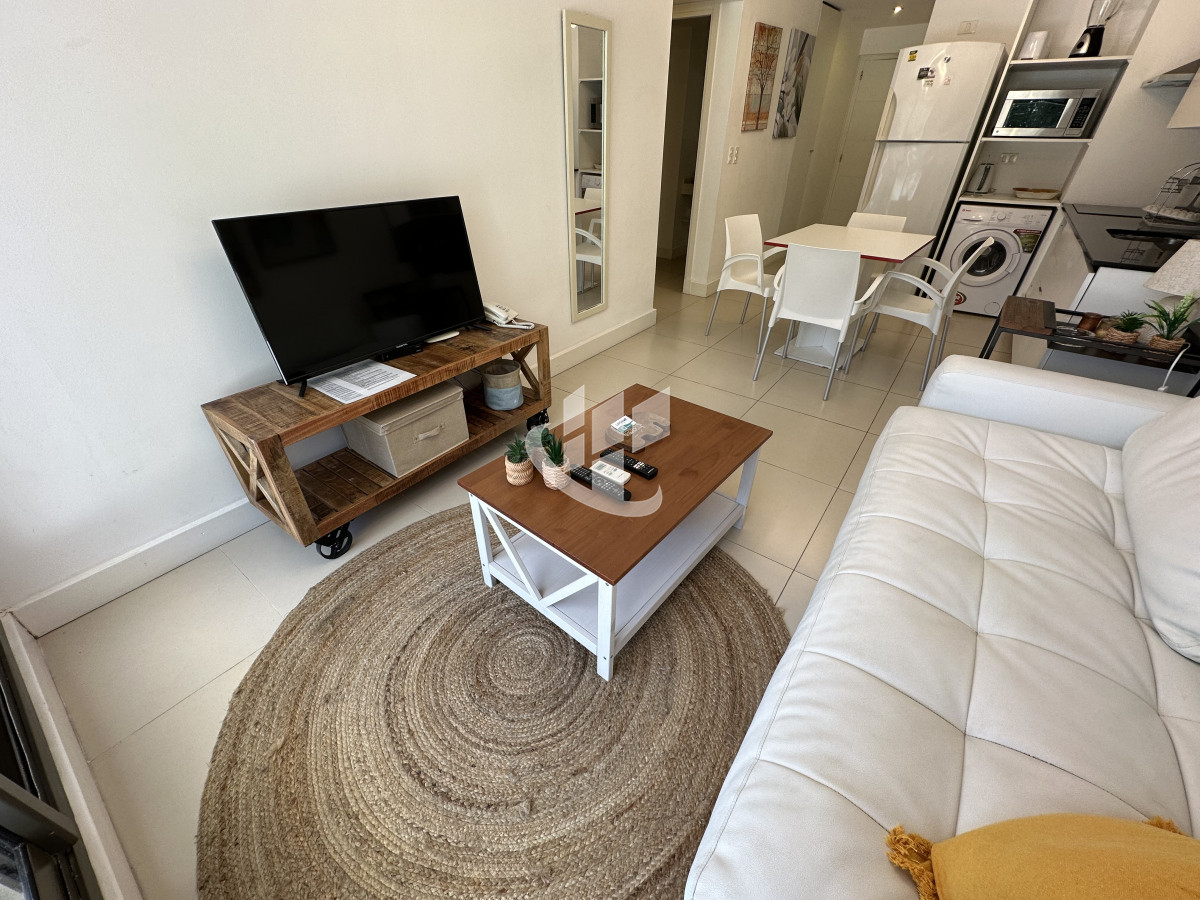 Apartamento ID.1964 - En venta y alquiler anual apartamento de 1 y medio dormitorios en Punta del Este 