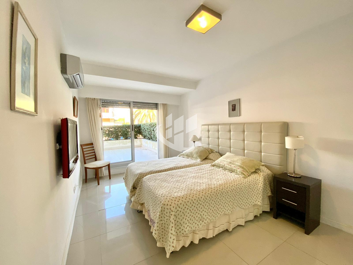 Apartamento ID.1224 - Venta departamento 2 dormitorios en Península, Punta del Este 