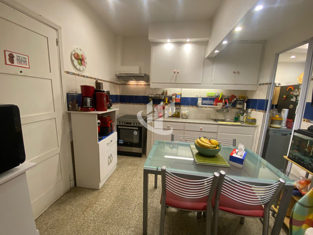 Apartamento ID.1854 - APARTAMENTO EN VENTA CORDON 2 DORMITORIOS Y SERVICIO.