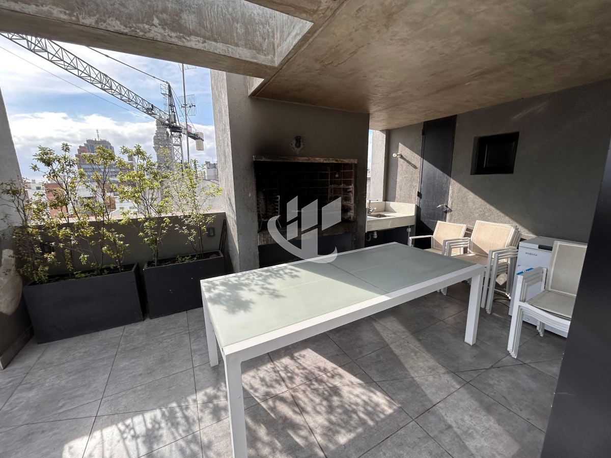 Apartamento ID.1896 - Venta de apartamento de 2 dormitorios con garage en Centro, Montevideo
