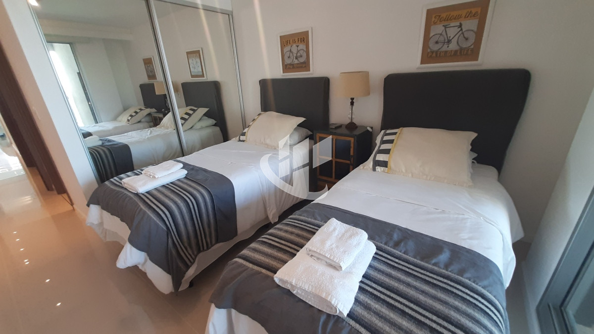 Apartamento ID.918 - Alquiler Temporada, 2 dormitorios, piso alto, vista al mar, Brava, Punta del Este