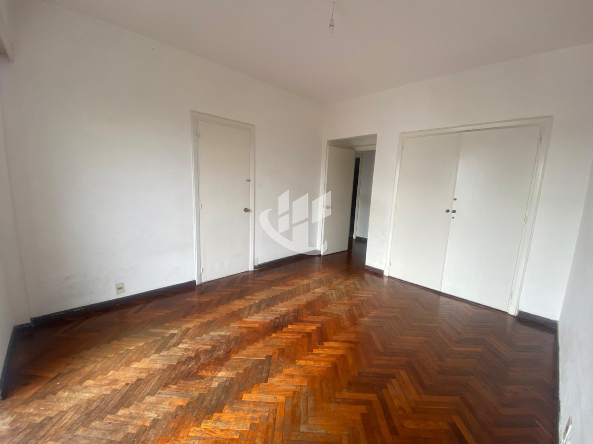 Apartamento ID.1860 - APARTAMENTO DE CATEGORIA 3 DORMITORIOS 2 BAÑOS  Y SERVICIO GARAJE SOBRE 18 DE JULIO