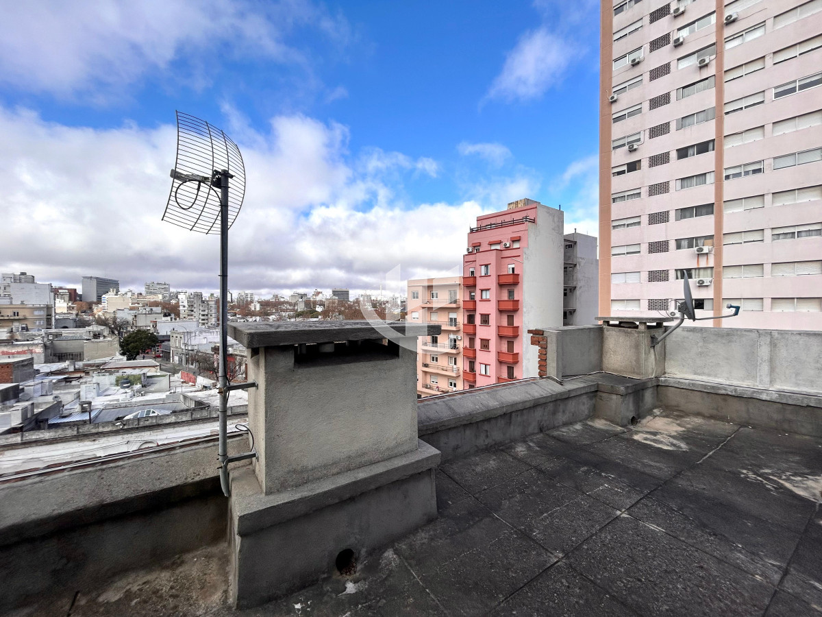 Apartamento ID.2010 - Venta Apartamento 2 Dormitorios, Tres Cruces, Cordón