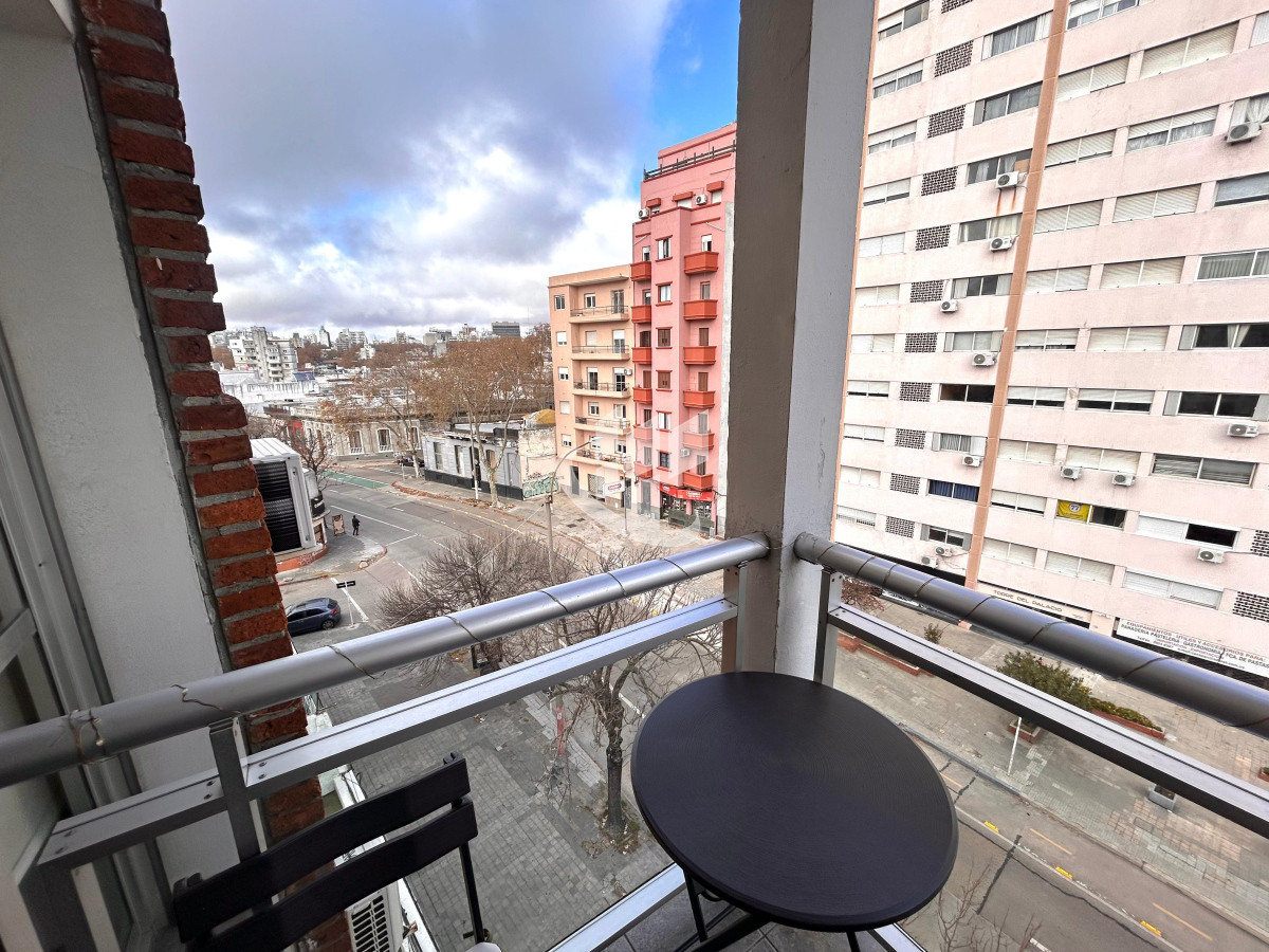 Apartamento ID.2010 - Venta Apartamento 2 Dormitorios, Tres Cruces, Cordón