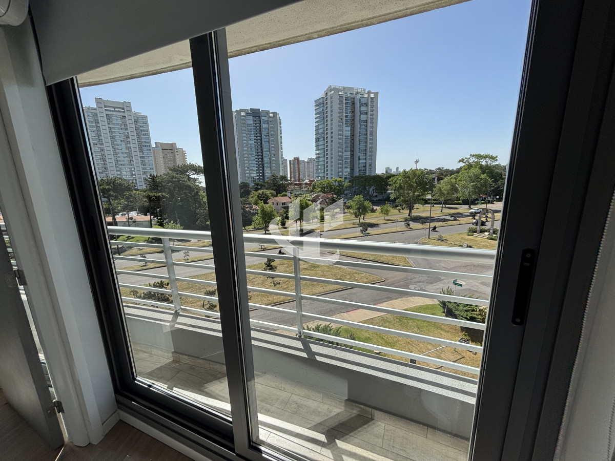 Apartamento ID.2309 - PUNTA DEL ESTE LA PASTORA A METROS DE PLAYA MANSA 2 DORMITORIOS 2 BAÑOS EN VENTA