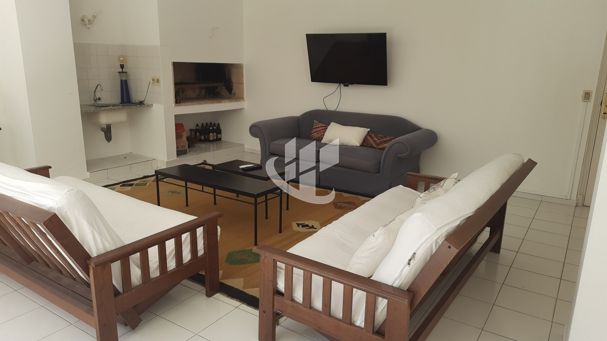 Apartamento ID.828 - Alquiler de Verano, 4 dormitorios mas dep, 1era linea al mar, Rincon del Indio, Punta del Este