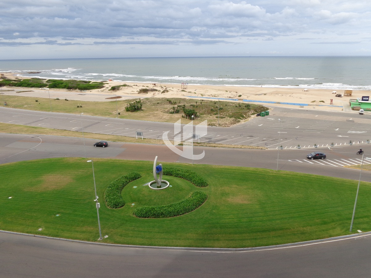 Apartamento ID.1400 - PUNTA DEL ESTE IMPERIALE FRENTE AL MAR! 3 DORMITORIOS 