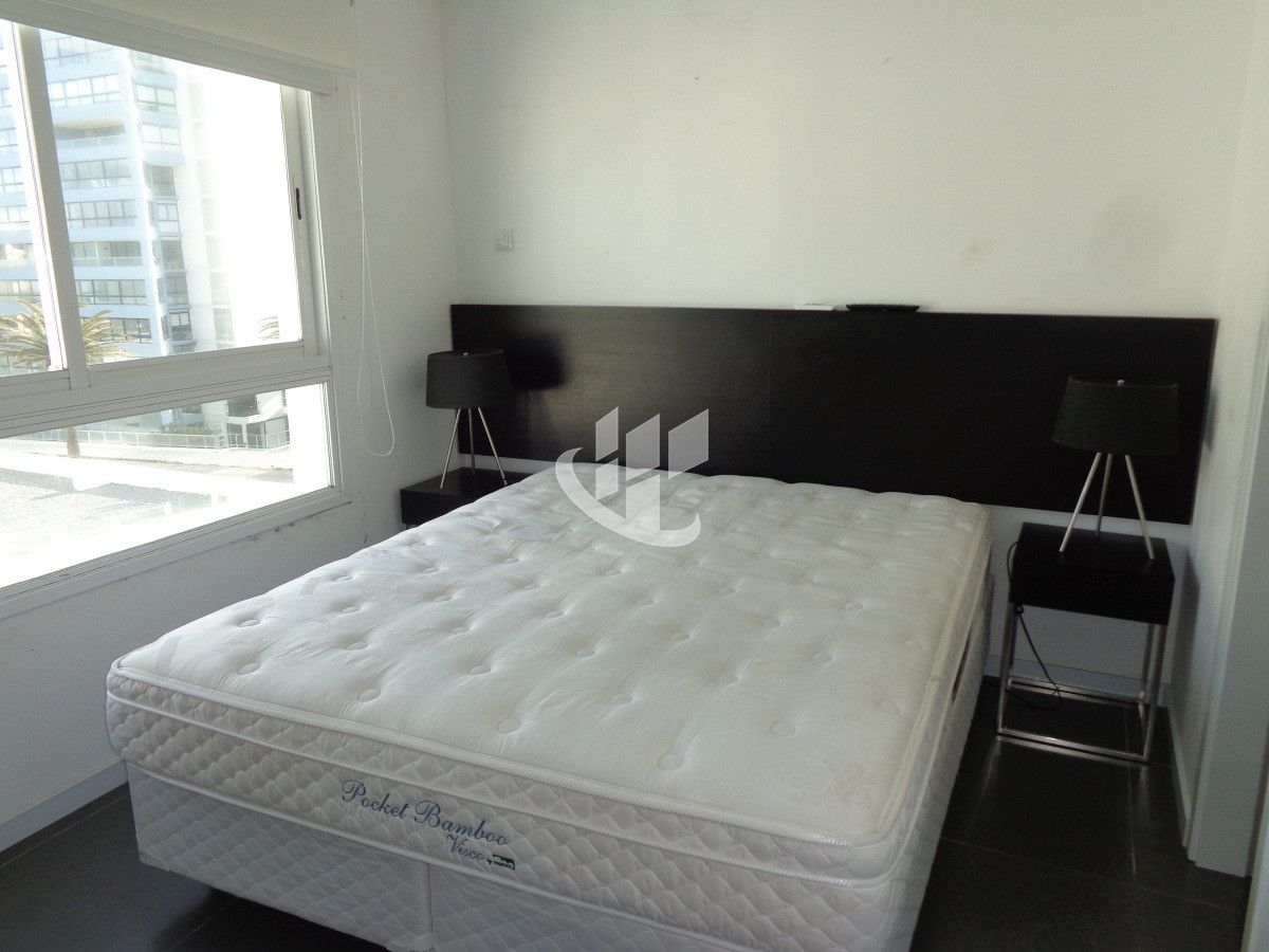 Apartamento ID.2335 - PUNTA DEL ESTE PENINSULA EDIFICIO MODERNO CON AMENITIES 2 DORMITORIOS 2 BAÑOS GARAGE