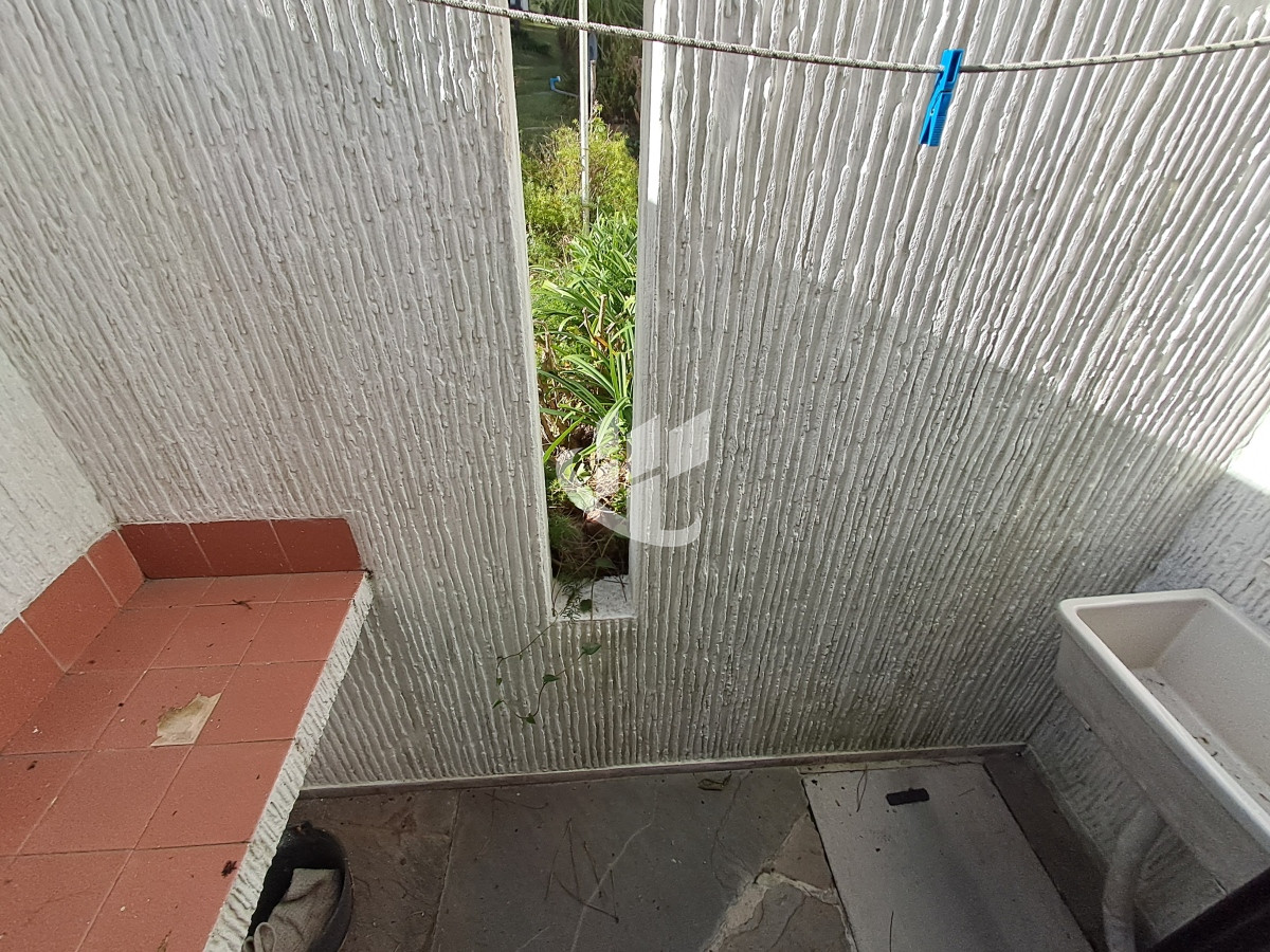 Apartamento ID.1387 - PUNTA DEL ESTE SOBRE AV ROOSEVELT 1 DORMITORIO Y MEDIO PARRILLERO VENTA