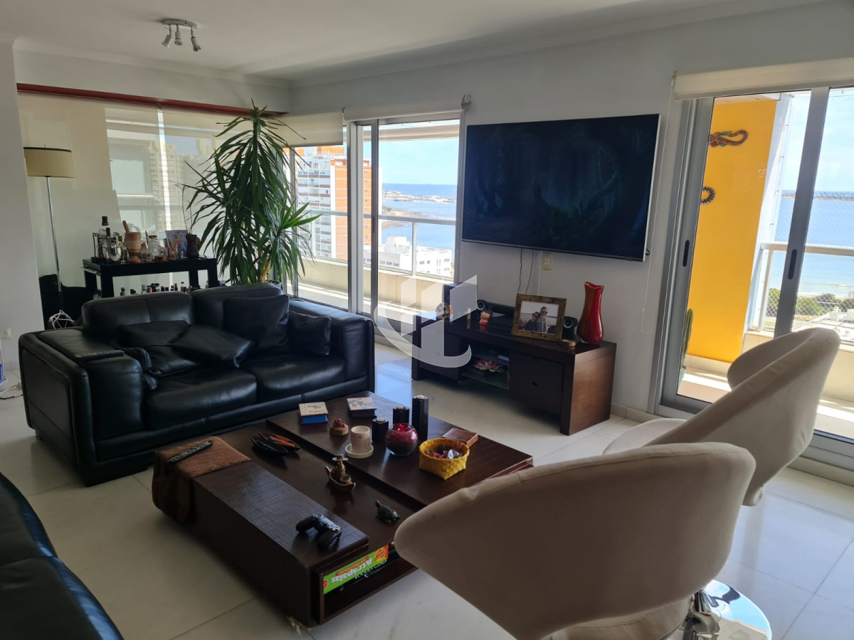 Apartamento ID.2013 - PUNTA DEL ESTE MANSA APTO 3 SUITES BALCON CON PARRILLERO EXCELENTE VISTA Y AMENITIES!