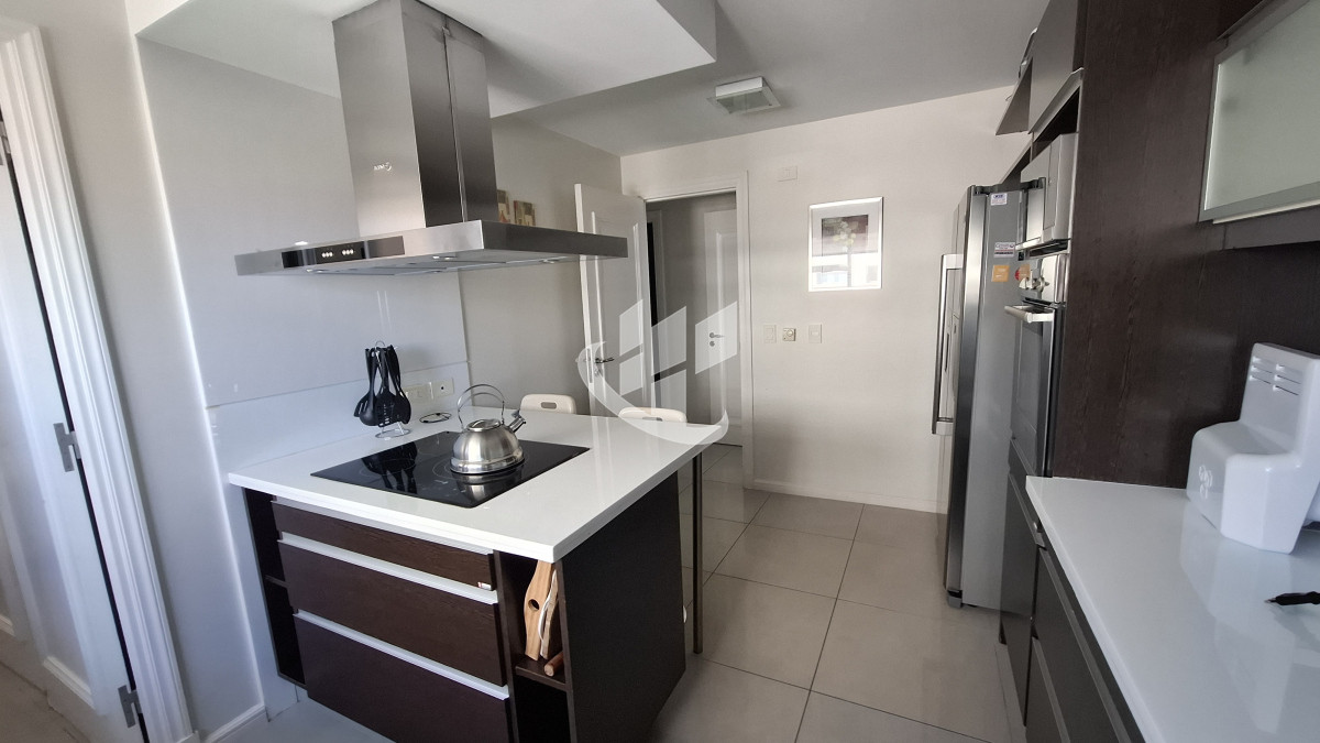 Apartamento ID.2039 - Venta apartamento 3 suites y dependencia completa, primera línea Brava, Punta del Este