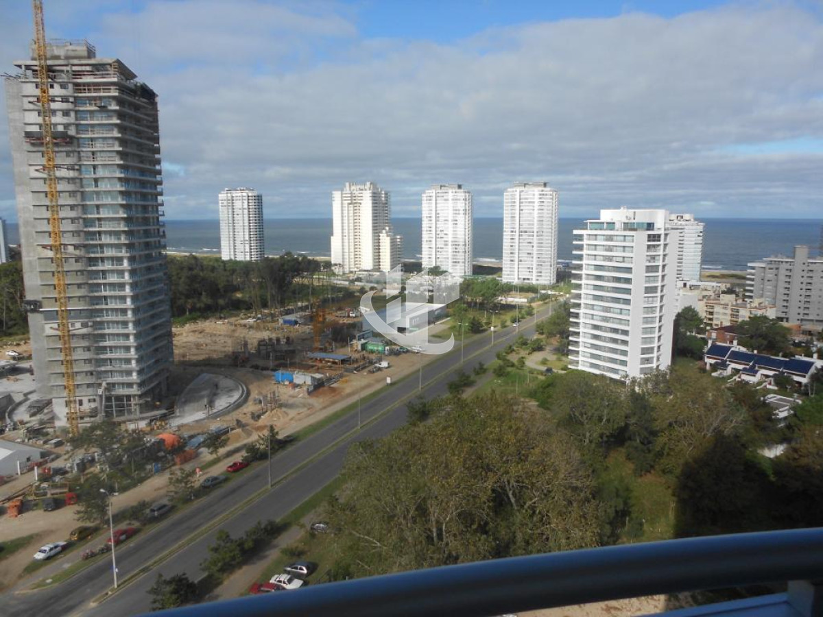 Apartamento ID.1360 - PUNTA DEL ESTE ROOSEVELT- BRAVA APTO DE 3 DORMITORIOS VENTA