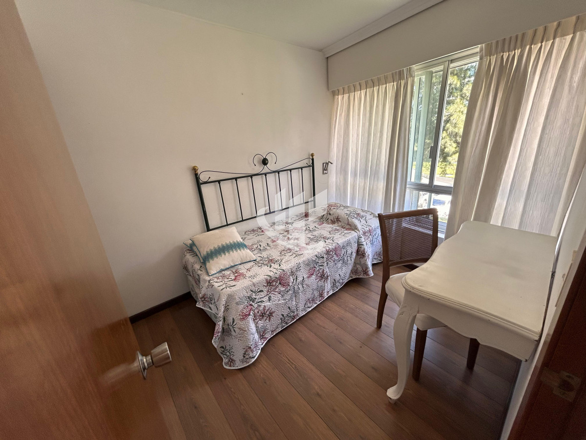 Apartamento ID.1622 - Alquiler Temporada, Punta del Este, Zona Shopping, 3 dormitorios