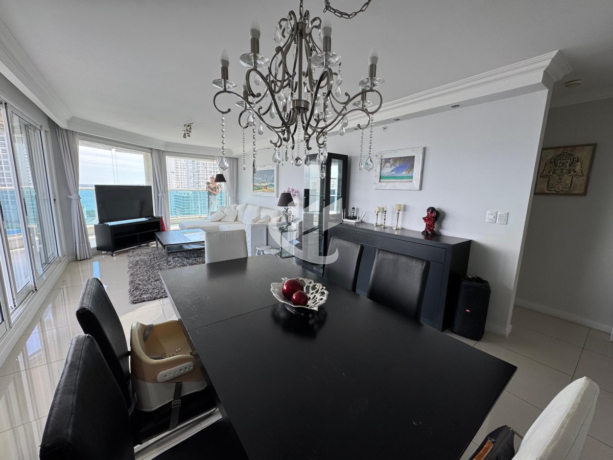 Apartamento ID.1604 - PUNTA DEL ESTE MANSA APARTAMENTO DE 3 DORMITORIOS DEPENDENCIA PARRILLERO AMENITIES