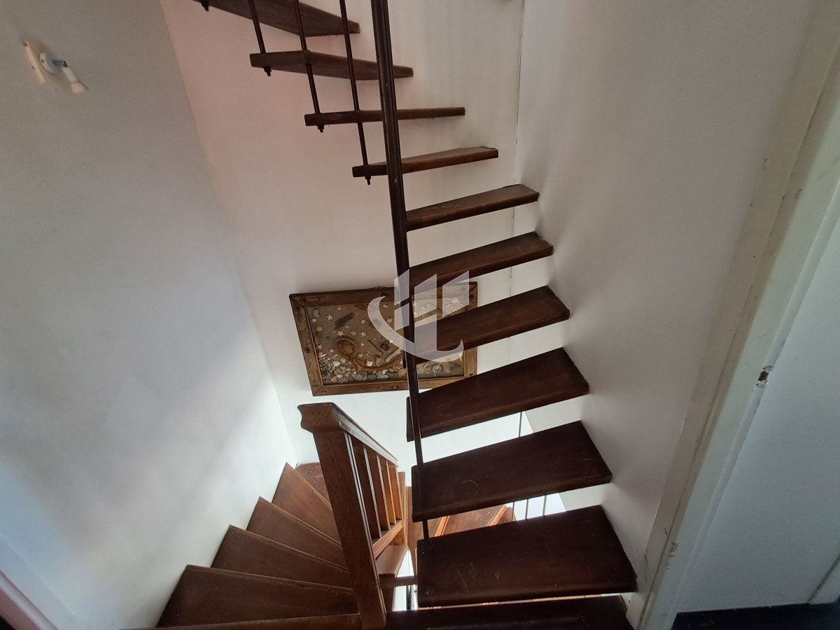 Apartamento ID.1787 - PUNTA DEL ESTE PENINSULA DUPLEX DE 4 DORMITORIOS Y AZOTEA EN VENTA