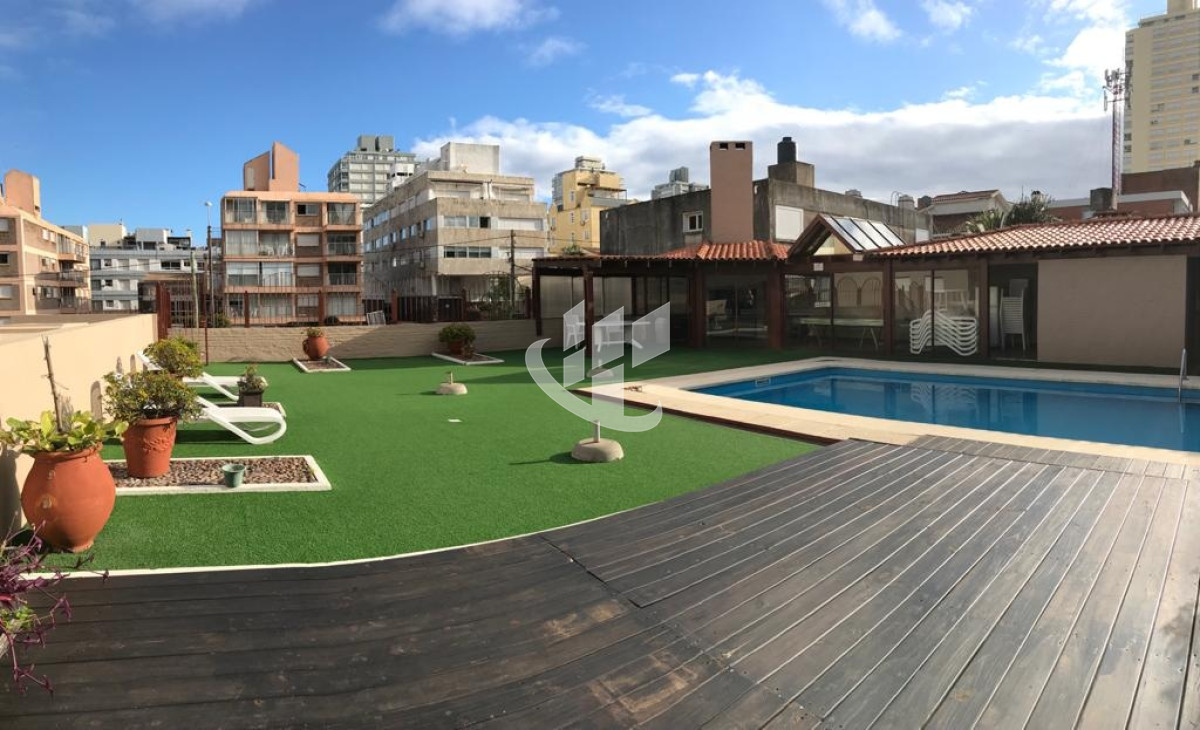 Apartamento ID.1831 - PUNTA DEL ESTE PENINSULA APTO DE 2 DORMITORIOS 2 BAÑOS GARAGE EN VENTA 
