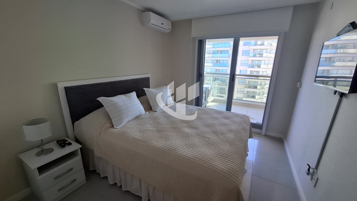 Apartamento ID.2039 - Venta apartamento 3 suites y dependencia completa, primera línea Brava, Punta del Este
