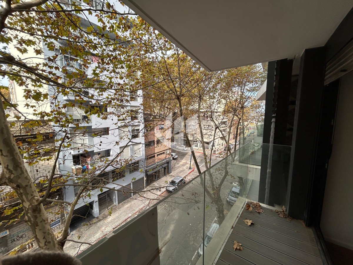 Apartamento ID.1896 - Venta de apartamento de 2 dormitorios con garage en Centro, Montevideo
