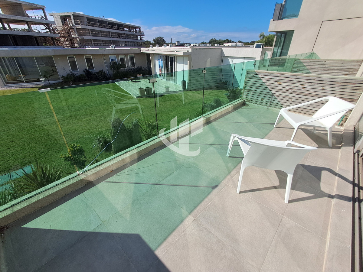 Apartamento ID.1832 - Venta, Monoambiente, Las Grutas, Punta Ballena, a metros del mar.