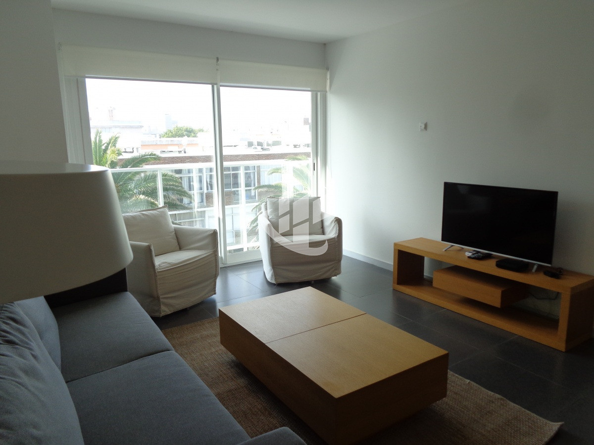Apartamento ID.2335 - PUNTA DEL ESTE PENINSULA EDIFICIO MODERNO CON AMENITIES 2 DORMITORIOS 2 BAÑOS GARAGE