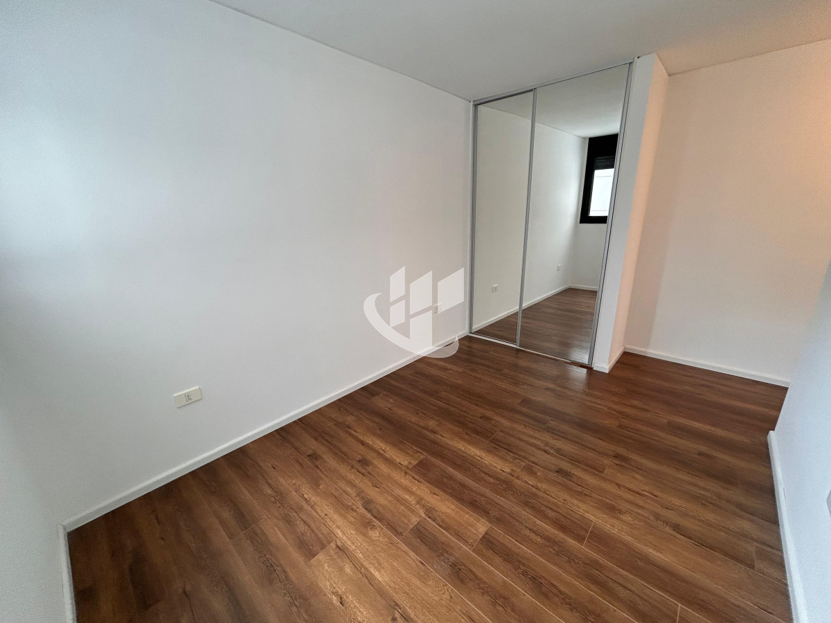 Apartamento ID.1896 - Venta de apartamento de 2 dormitorios con garage en Centro, Montevideo