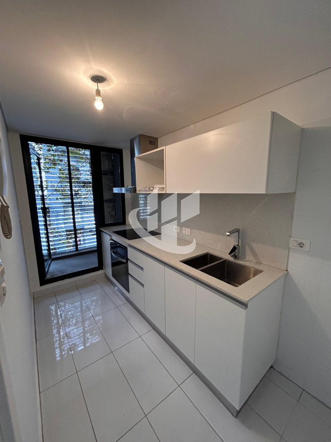 Apartamento ID.1896 - Venta de apartamento de 2 dormitorios con garage en Centro, Montevideo