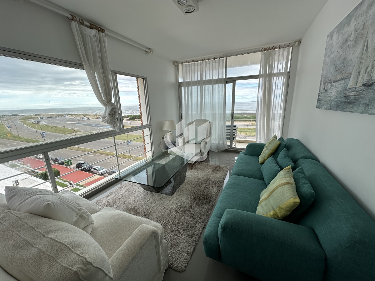 Apartamento ID.1906 - Frente al mar. Apartamento en alquiler anual de 3 dormitorios en Punta del Este 