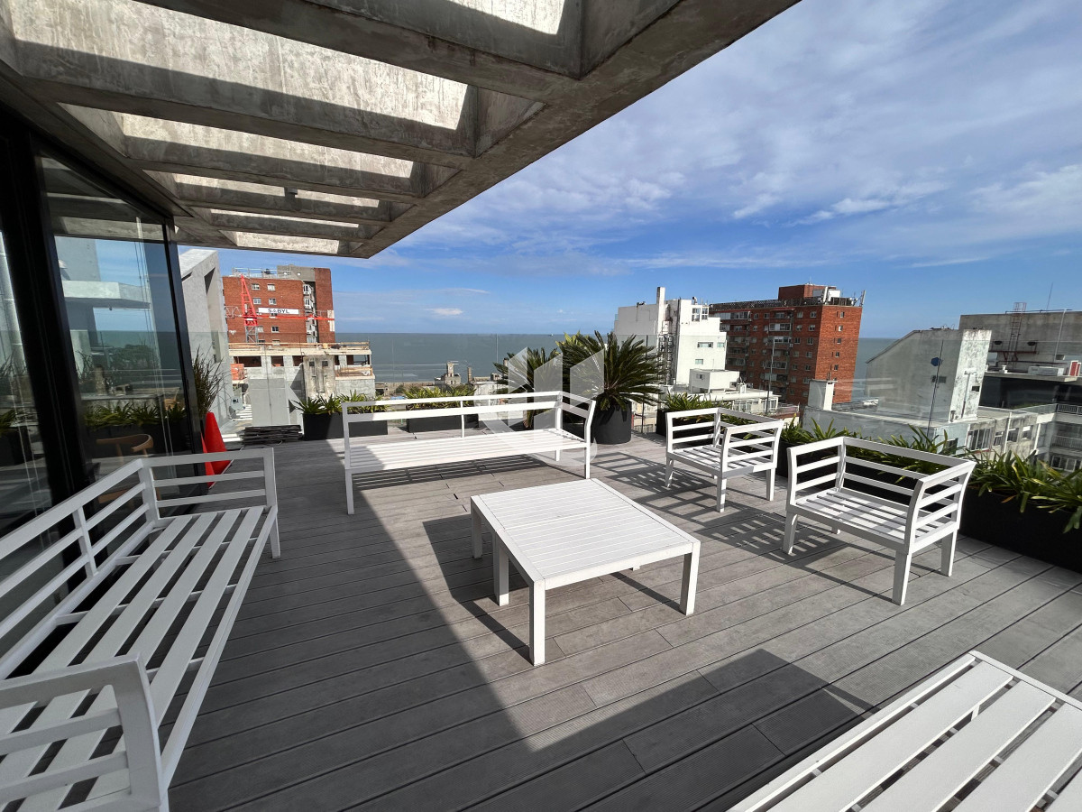 Apartamento ID.1896 - Venta de apartamento de 2 dormitorios con garage en Centro, Montevideo